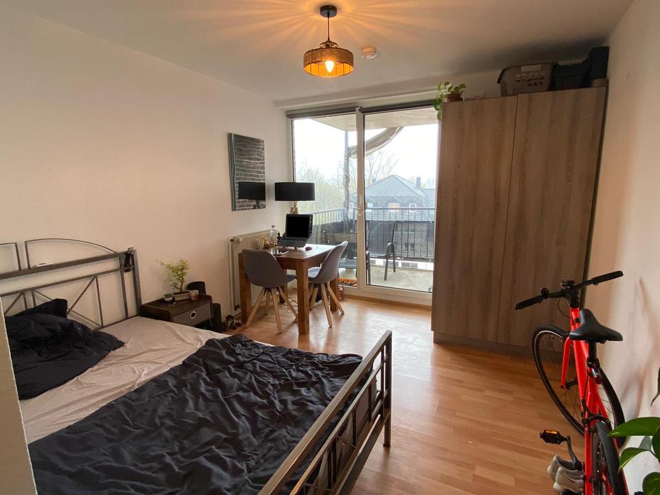 Thumbnail-Studentenwohnung in der Wüste