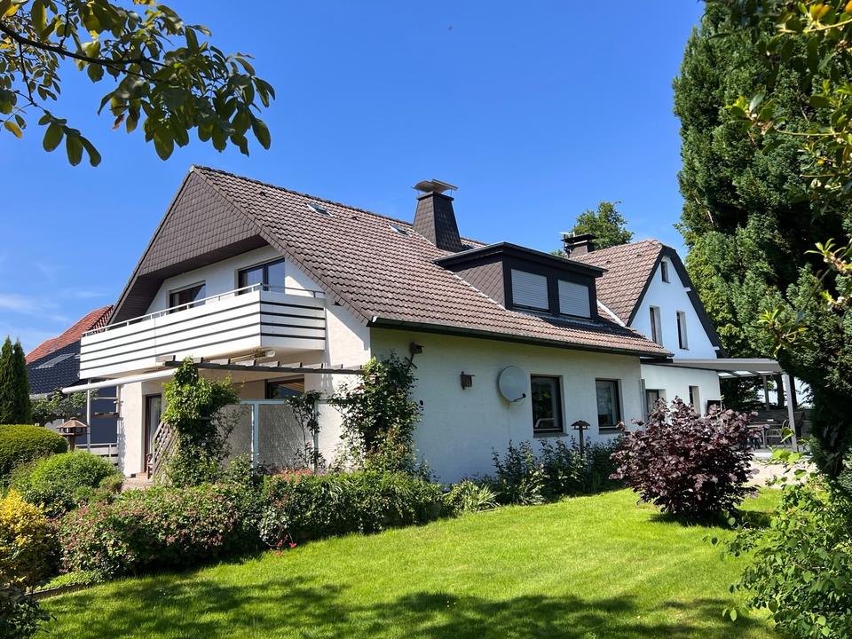 Thumbnail-Gepflegtes Einfamilienhaus auf großem Grundstück in Leopoldshöhe