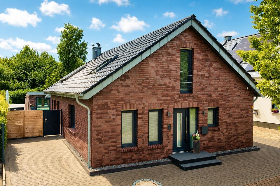 Thumbnail-Exklusives Einfamilienhaus mit Pool, Poolhaus, Klimaanlage, Kamin