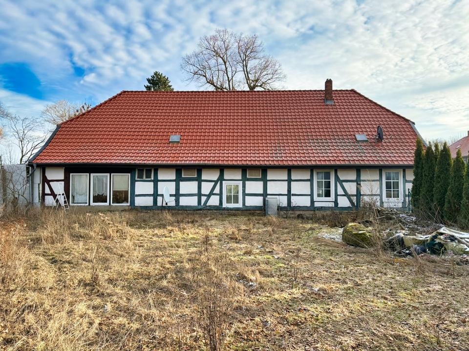 Thumbnail-Sanierungsbedürftiges Fachwerkhaus mit großem Grundstück