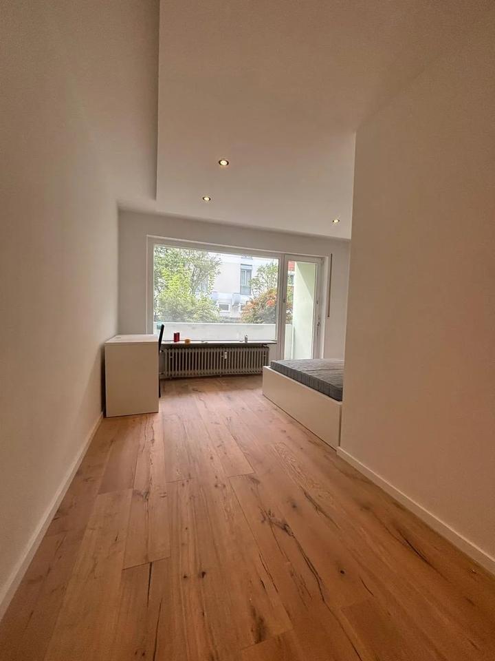 Thumbnail-Möbliertes stylisches 20 m² Zimmer mit Balkon in guter Lage