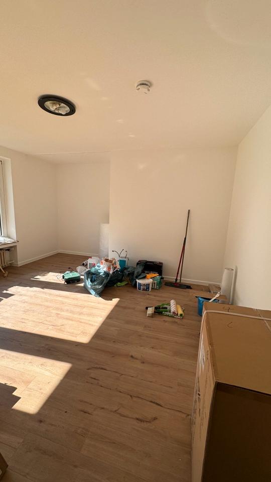 Thumbnail-Frisch Renovierte- 1-Zimmer Wohnung in Düsselthal!