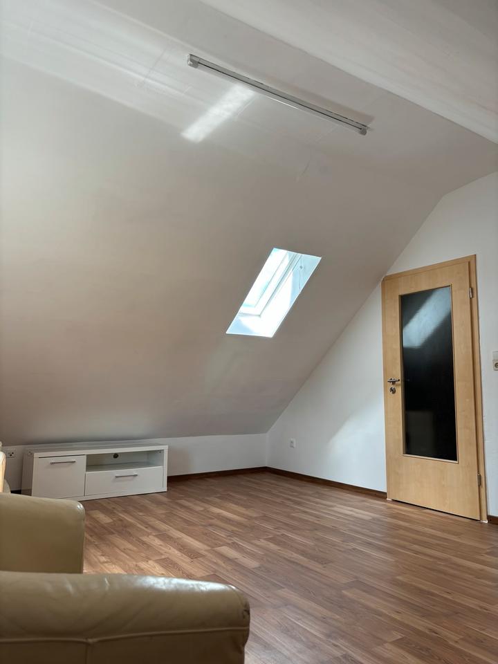 Thumbnail-Dachgeschoss Wohnung 2,5 ca. 60m* zur Vermieten