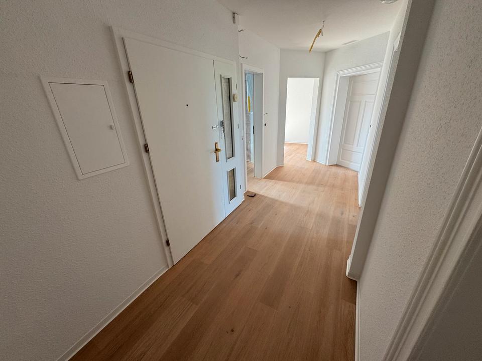 Thumbnail-Helle, sanierte 3-Zimmer Wohnung mit Balkon