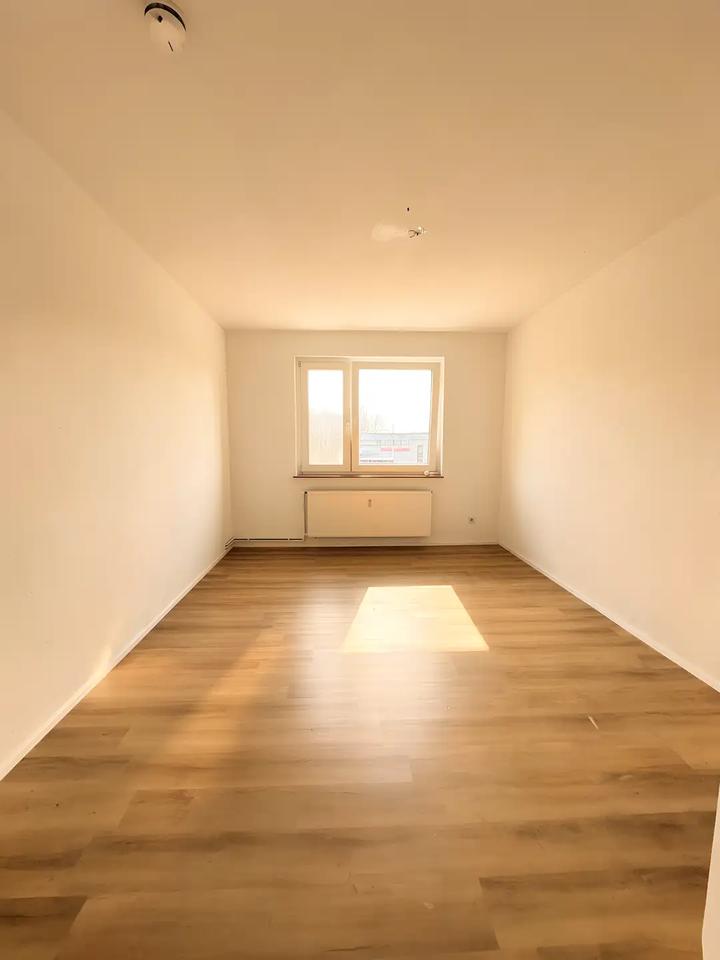 Thumbnail-[VAC-13954] - Frisch renovierte 3-Zimmer Wohnung in Hannover!