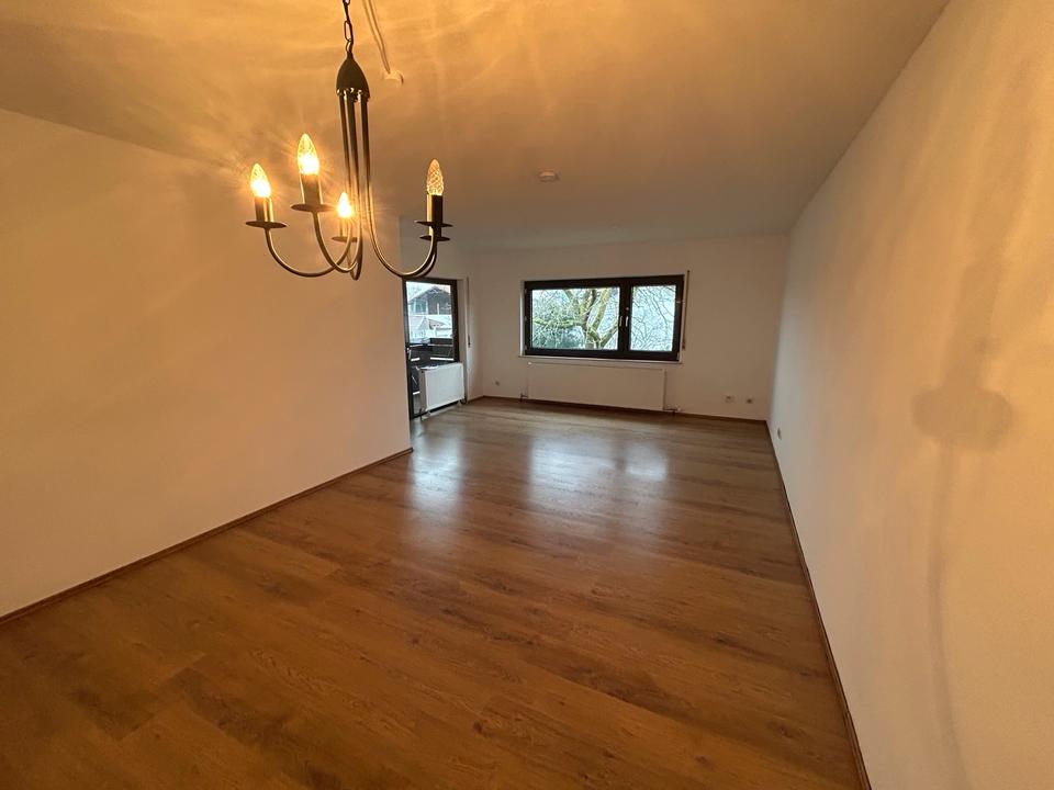 Thumbnail-4-Zimmer-Wohnung in Ginsheim (Miete zzgl. NK + Strom & Gas)