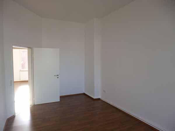 Thumbnail-Gepflegte 2 Zimmer, Küche, Bad in Heppens im 2. Obergeschoß