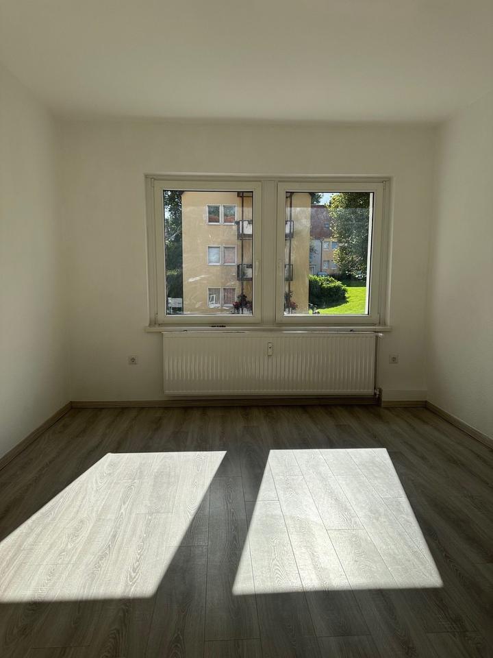 Thumbnail-*Herzlich Willkommen in Ihrem neuen Zuhause* renovierte 3-Zimmerwohnung mit Balkon