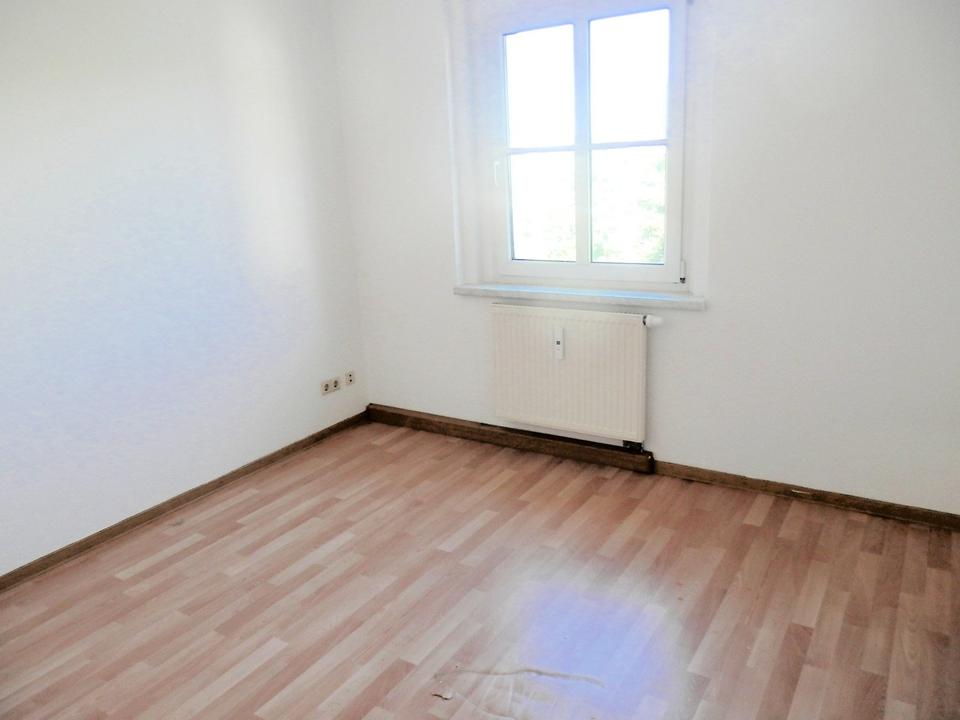 Thumbnail-Kleine 2 Zimmer Wohnung in Werdau zu vermieten!