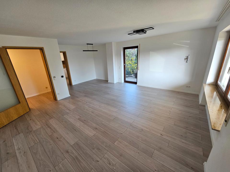 Thumbnail-Frisch renovierte 2-Zimmer-Wohnung mit neuer Einbauküche uvm.