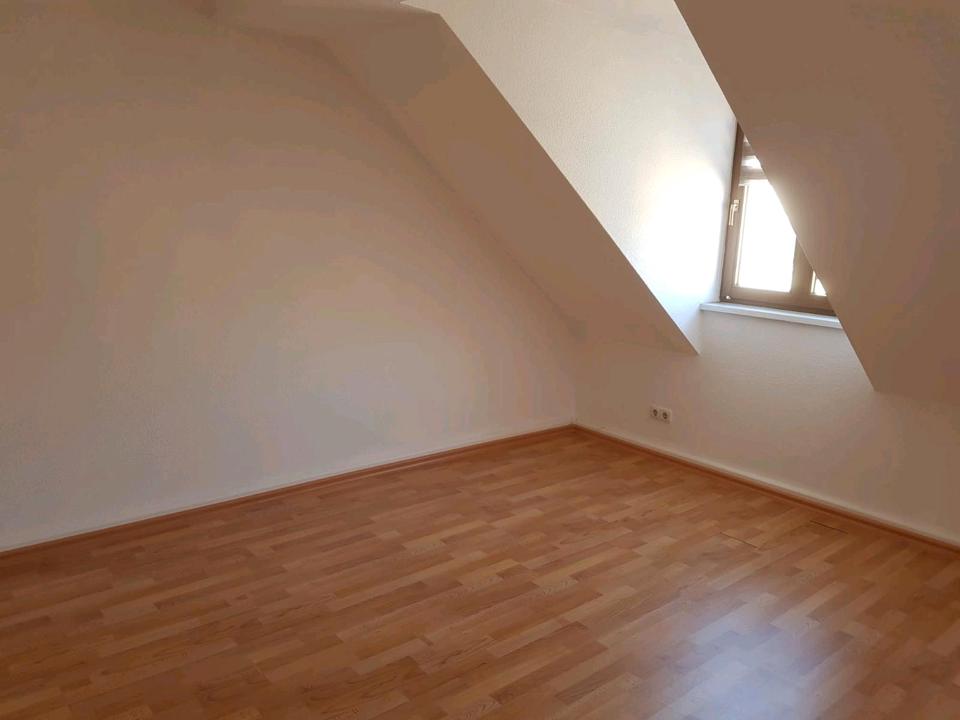 Thumbnail-3 Zimmer Dachgeschosswohnung in Giebiechenstein