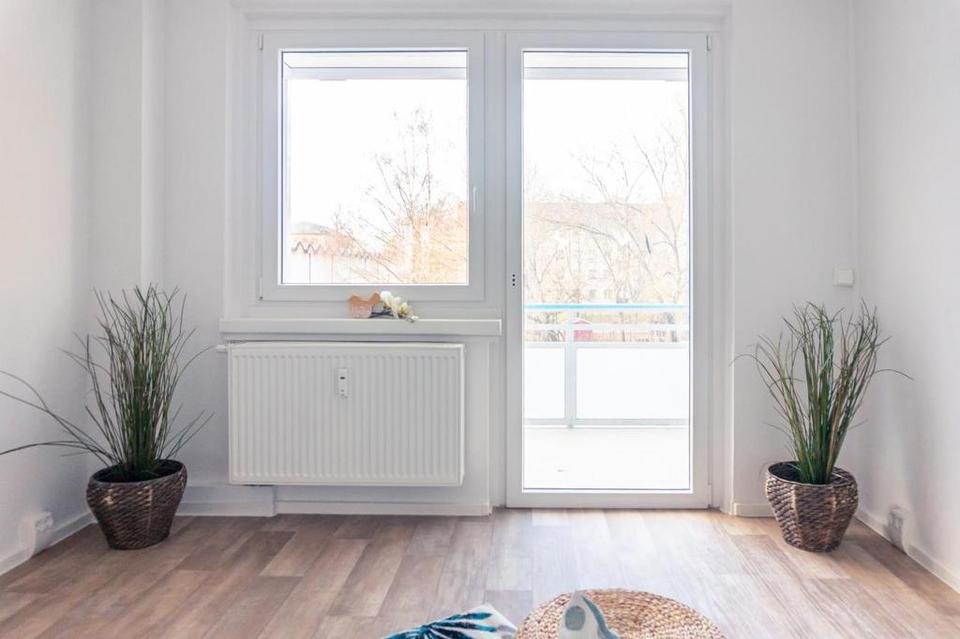 Thumbnail-3-Raum-Wohnung mit Balkon und die Schule im Wohnumfeld
