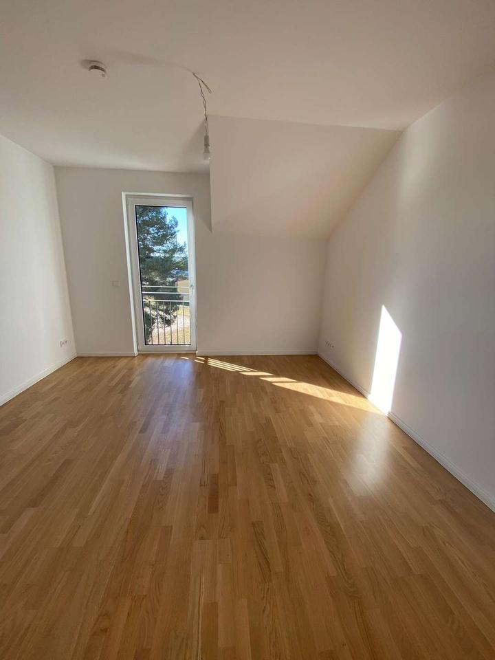 Thumbnail-Sehr schöne 2-Zimmerwohnung im 2. OG mit Balkon!