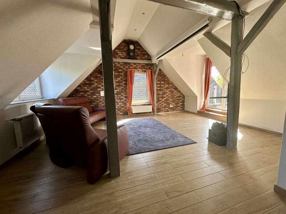 Thumbnail-RUDNICK bietet: 4Z-MAISONETTE + BALKON + GARTEN im schönen Schloß Ricklingen