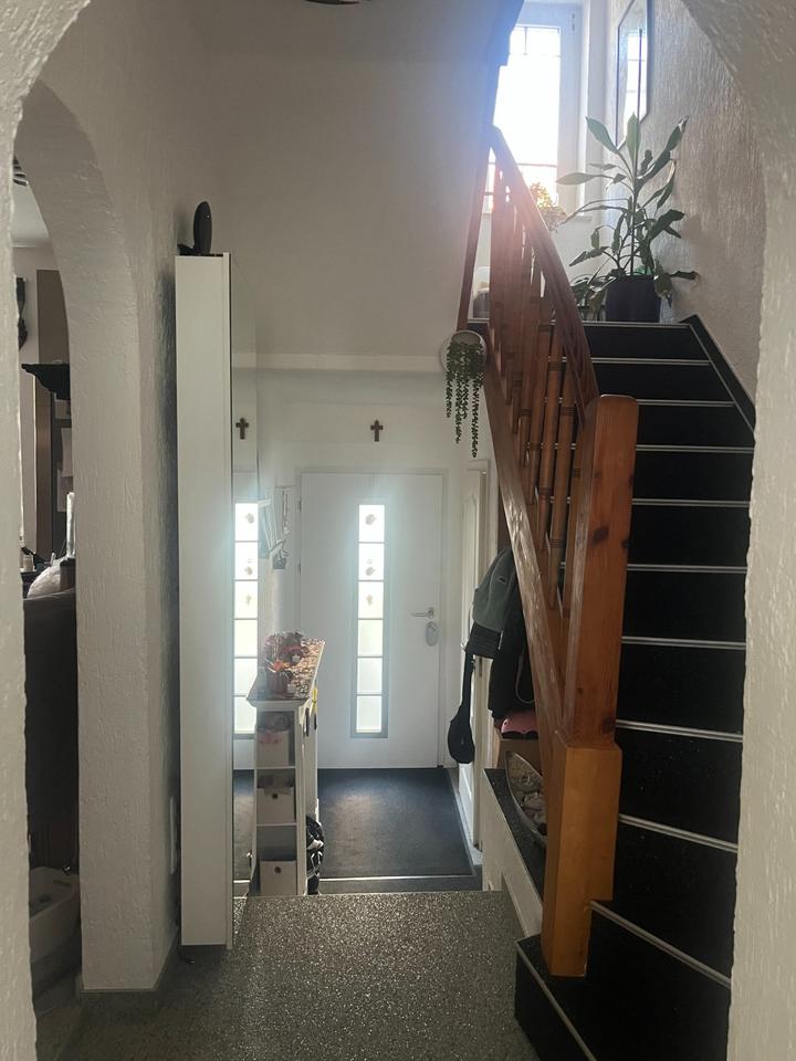 Thumbnail-Reihenmittelhaus – modernisiert, gemütlich, mit Garten & Garagen