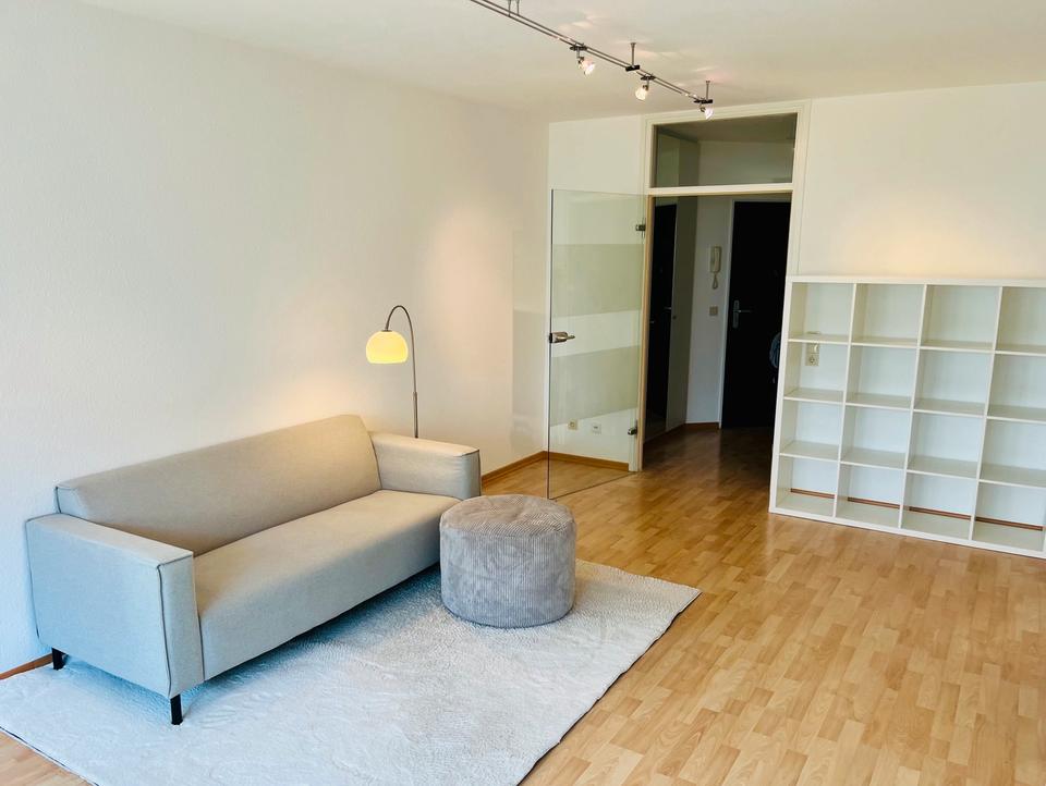 Thumbnail-Köln Ehrenfeld: Möbl. 2 Zimmer Whg.Balkon&TG Stellplatz All-In