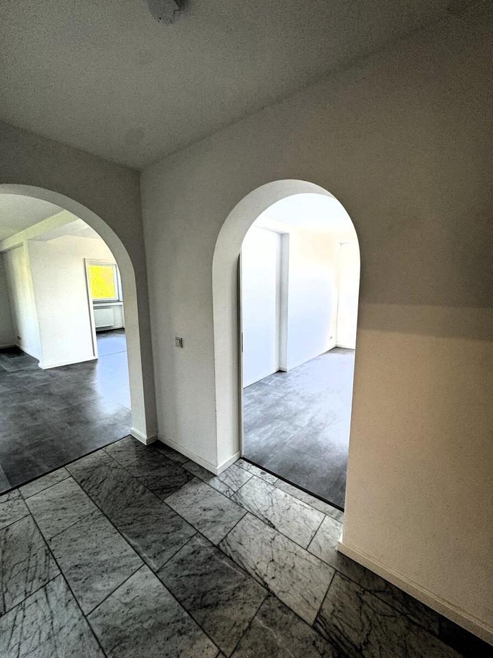 Thumbnail-Sehr gepflegte, moderne Wohnung, 3 Zimmer, 2 Balkone, hell und sonnig
