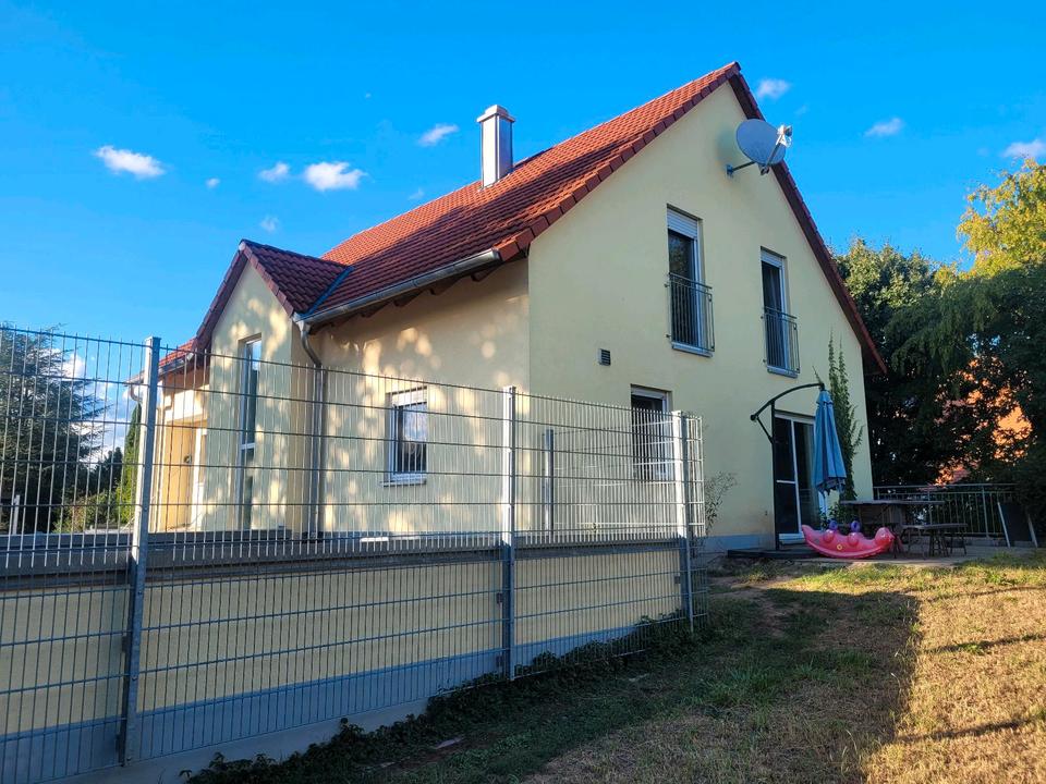 Thumbnail-Familienidyll; Modernes Einfamilienhaus in ruhigere grüner Lage