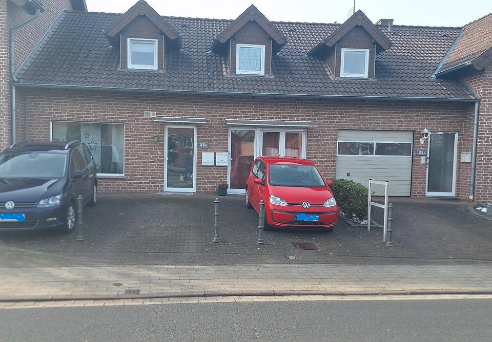 Thumbnail-gepflegtes vier Familienhaus; 220 qm; kompl. vermietet