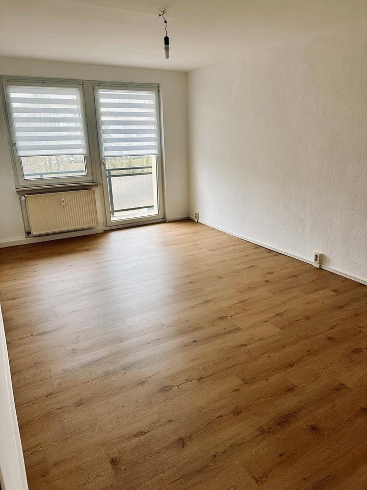 Thumbnail-Moderne 3-Zi-Wohnung in Querfurt- renoviert mit EBK + Stellplatz