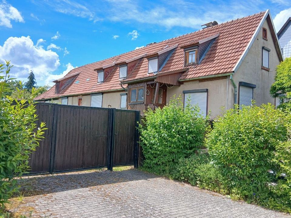 Thumbnail-Wohnhaus mit Anbau, Garage und Garten zum Kauf