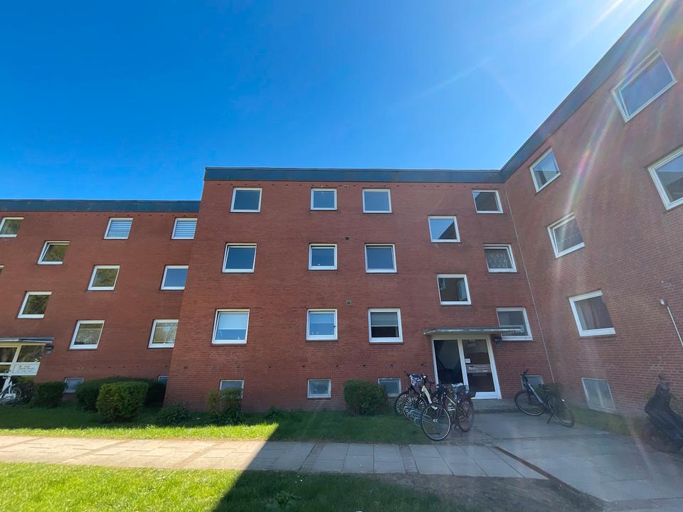 Thumbnail-Frisch renovierte 4 Zimmer-Wohnung mit Balkon und modernisierten Bad