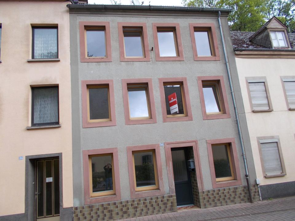 Thumbnail-Haus in Neuerburg - 6 Zimmer, Küche ,2 x Bad, Nebengebäude