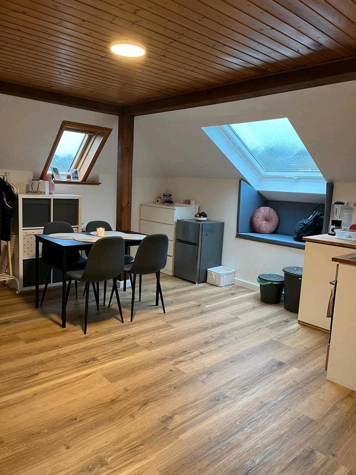 Thumbnail-Charmante Einliegerwohnung mit Carport und eigenem Gartenbereich