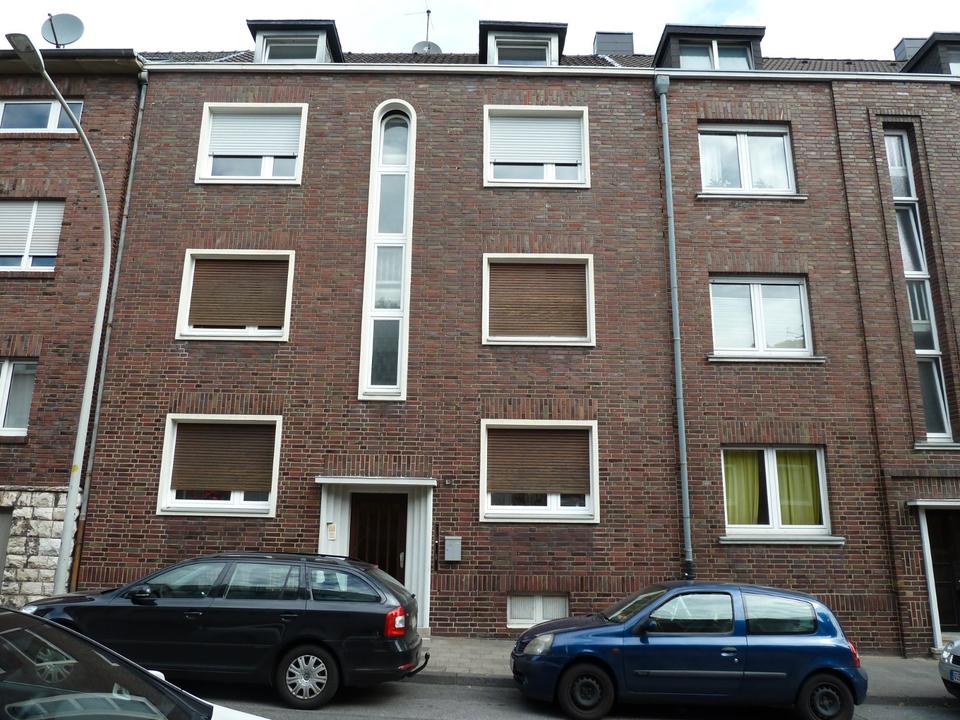 Thumbnail-Großzügige, ruhige Altbauwohnung mit Garten