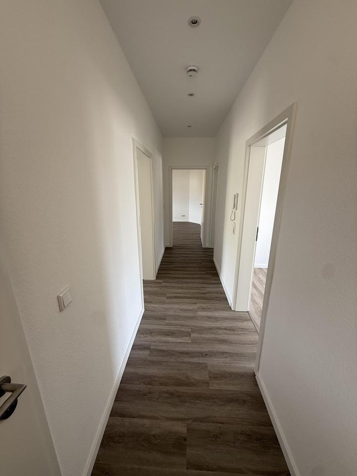 Thumbnail-3 Zimmer Wohnung - frisch renoviert - neue EBK