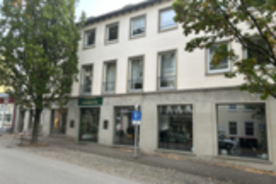 Thumbnail-Bad Pyrmont, große 3 Zi-Whg. 2.OG renoviert EBK zentrale Lage