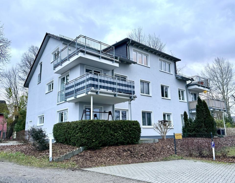 Thumbnail-Wasserlage - Helle 2-Zimmer-Erdgeschosswohnung mit Blick auf den Dämeritzsee