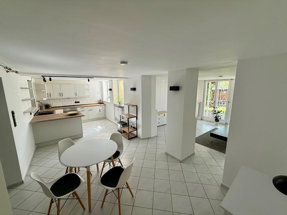 Thumbnail-Möbelierte helle Wohnung, Parkplatz, Whirlpool & Garten.
