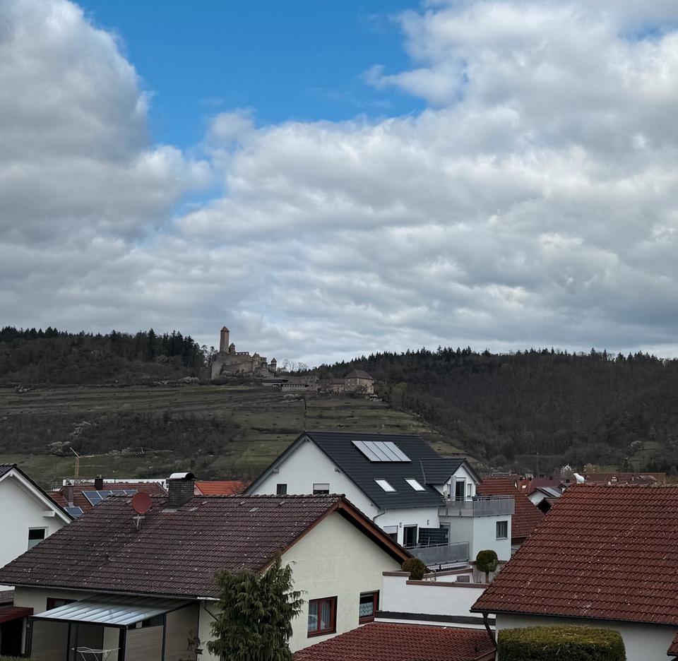 Thumbnail-ERSTBEZUG Stilvolle 4-Zimmer-Wohnung mit Terrasse, EBK