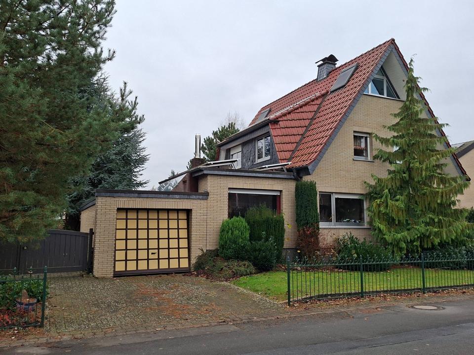 Thumbnail-Einfamilienhaus, 2 Garagen, Keller, Solar Gartenhaus