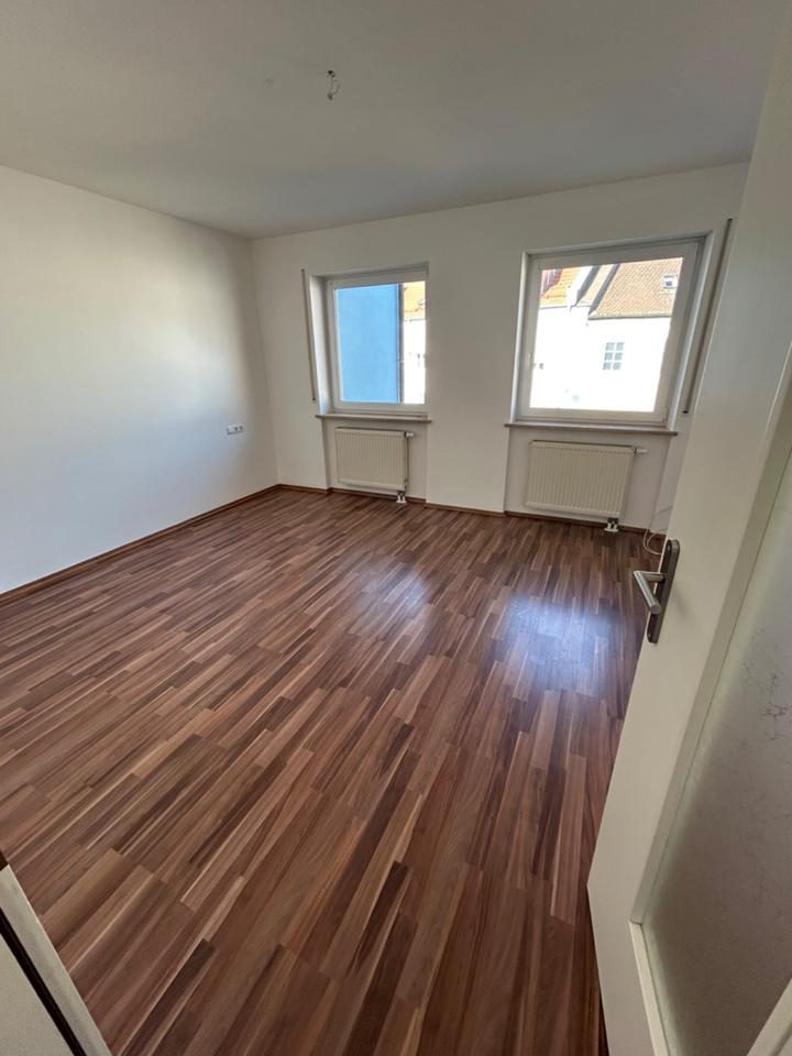 Thumbnail-Schöne helle 2-Zimmer-Wohnung in Eichendorf zu Vermieten