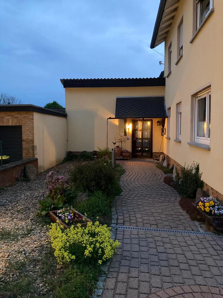 Thumbnail-Großes Einfamilienhaus in Frielendorf, mit schönem Garten