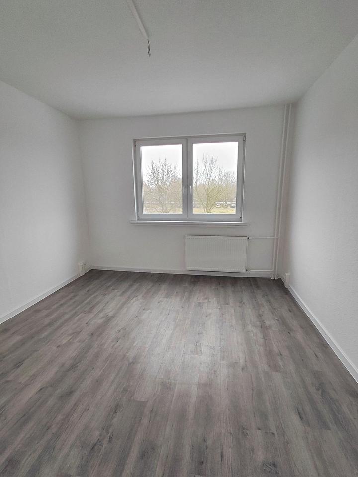 Thumbnail-Moderne 3-Zimmer-Wohnung mit Balkon in Schwerin