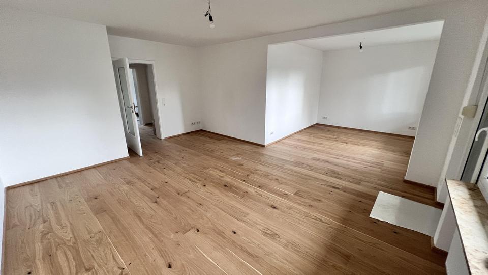 Thumbnail-Luxuriös kernsanierte 80 m2 Wohnung in Düsseldorf Lörick