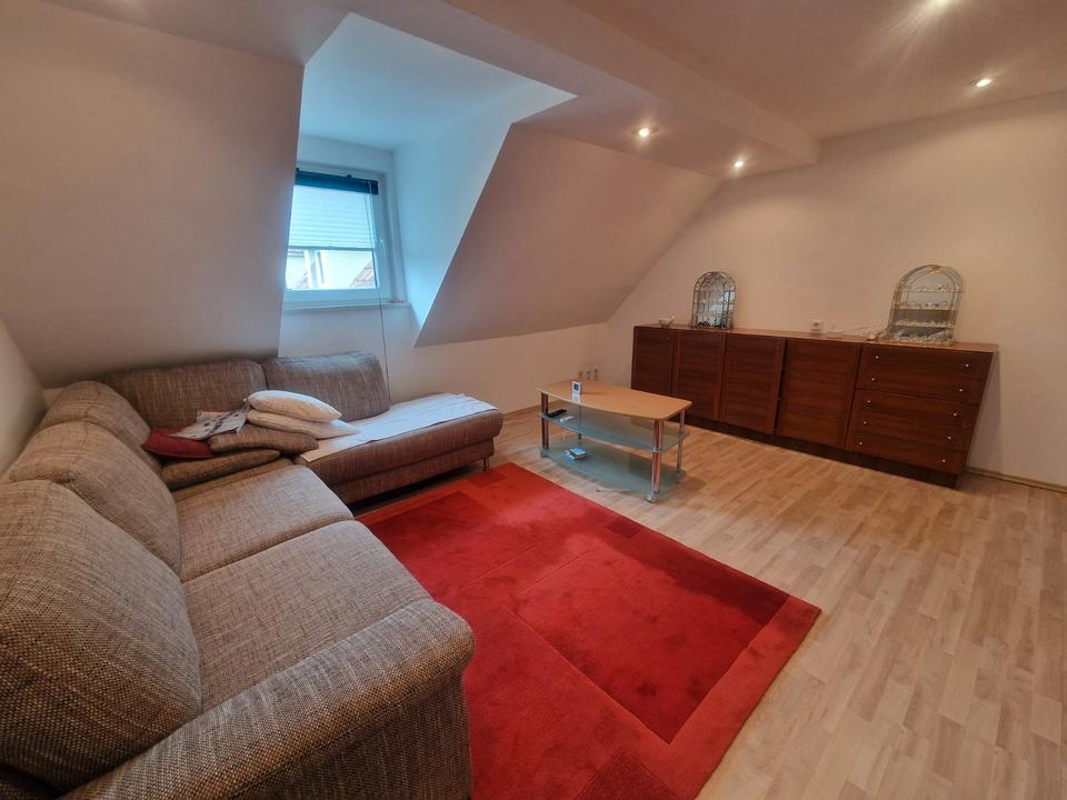 Thumbnail-Provisionsfrei! Gepflegte Dachgeschosswohnung mit Gartenanteil