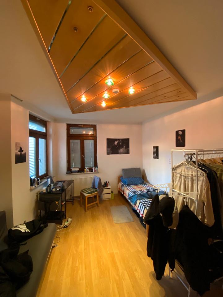 Thumbnail-Zimmer in 3-er Wohnung. Stuttgart Ost