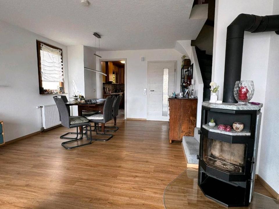 Thumbnail-Gepfl. Reihenendhaus mit 5 Zimmern, Balkon+Garage in Knittlingen