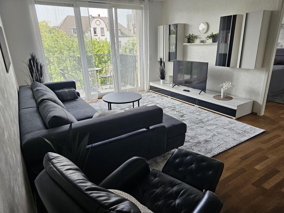 Thumbnail-Voll möblierte designer 3 Zimmer Wohnung, zentral! Fully furnished designer 2 bedrooms apartement