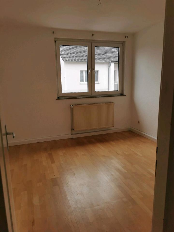 Thumbnail-DREI ZIMMER WOHNUNG IN FRANKFURT FECHENHEIM