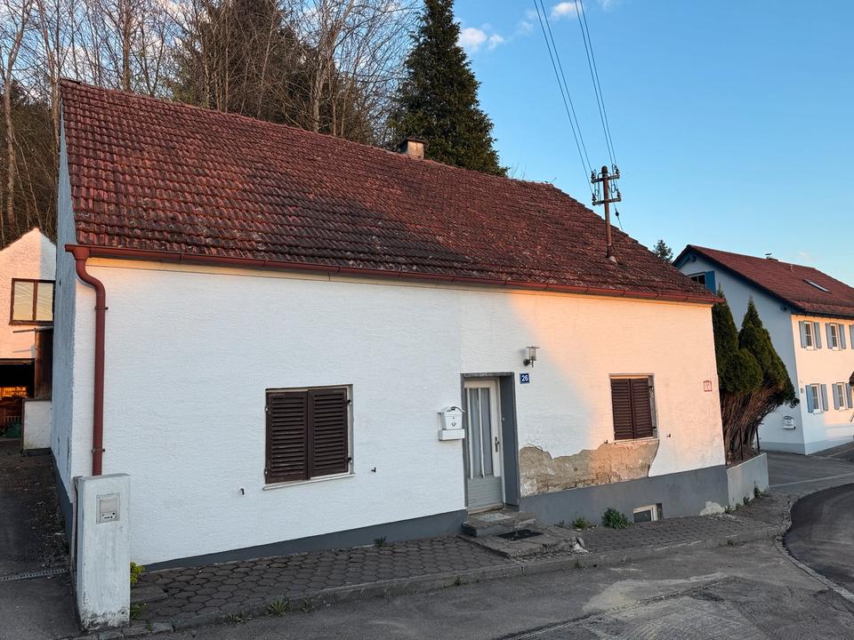 Thumbnail-Renovierungsbedürftiges Einfamilienhaus