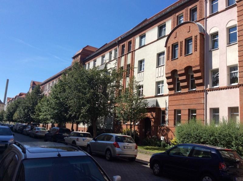 Thumbnail-WOHNGLÜCK - 2 Zimmer mit Balkon - EBK