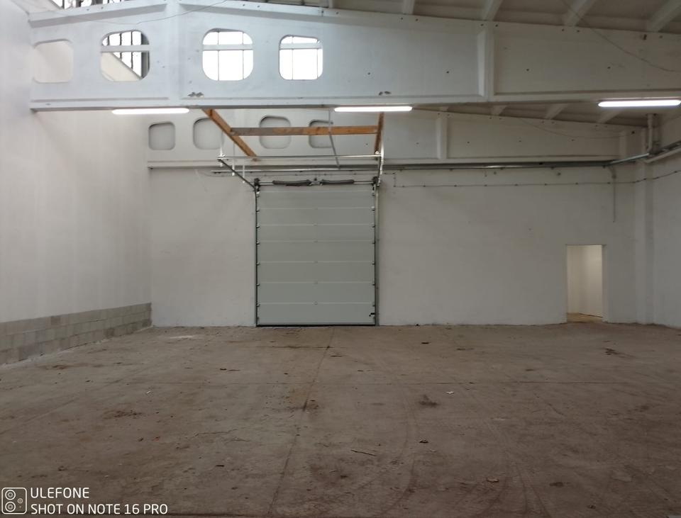 Thumbnail-Lagerhallen 300 m² zu vermieten