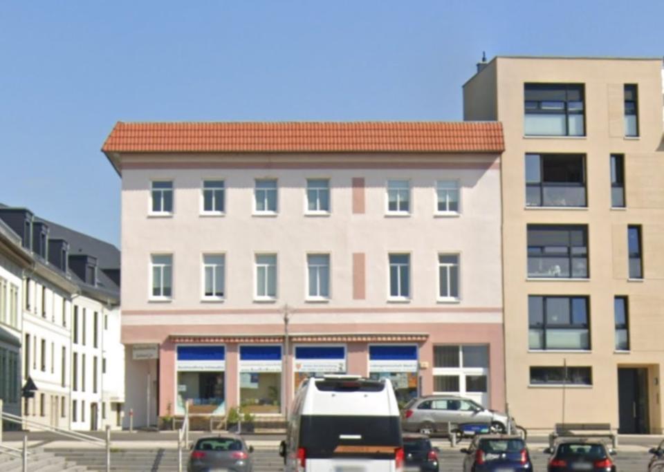 Thumbnail-Groß, hell, 2 Zi. mit Ausblick auf den Markt! Breitbandinternet!