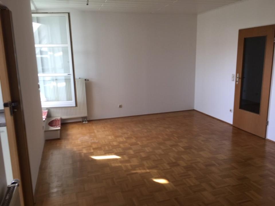 Thumbnail-Mietwohnung, Helle 3-Zimmer Dachgeschosswhg. mit Balkon in Cham