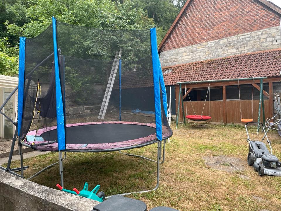 Thumbnail-Fünf Zimmerwohnung in Erdgeschoss mit Stellplatz zu vermieten